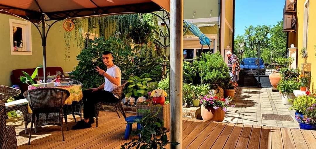 Hostel Sonce Птуй Экстерьер фото