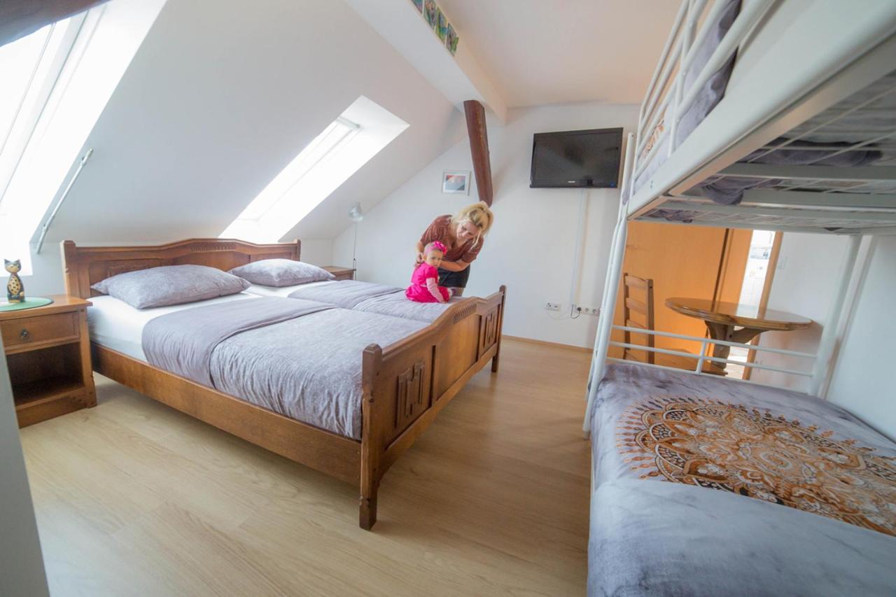 Hostel Sonce Птуй Экстерьер фото